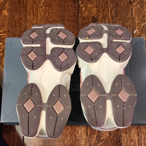 New Balance 9060 - Picture 8 of 9